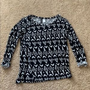 patterned black and white blouse!!